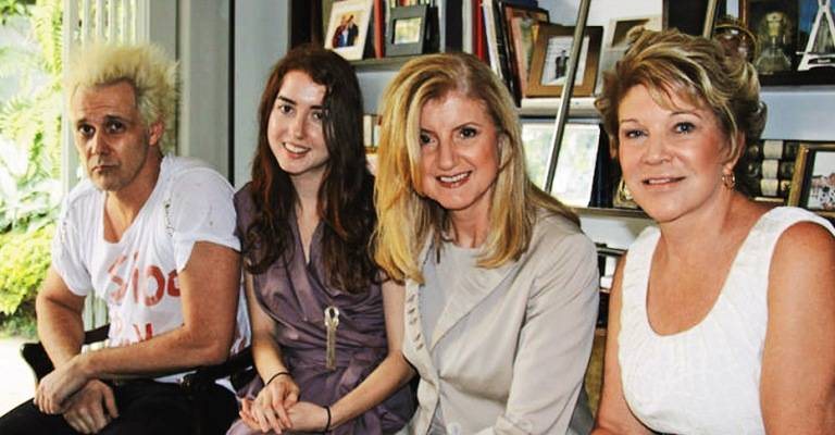 Com o filho Supla, a senadora Marta Suplicy (à direita) recebe em sua casa, nos Jardins, São Paulo, Isabella Huffington e a mãe, Arianna Huffington, cofundadora do jornal virtual The Huffington Post. - CLAUDIO IZIDIO, GABRIELA OLIVEIRA, JONATHAN WALTER, MONTSERRAT BEVILAQUA, OVADIA SAADIA E WAYNE CAMARGO