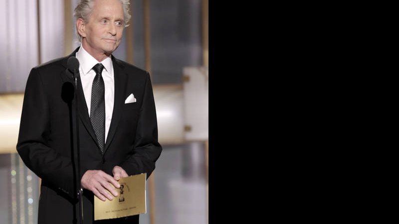 Michael Douglas no palco do Globo de Ouro 2011 - Getty Images