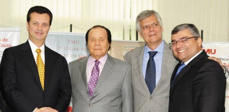 O prefeito de SP, Gilberto Kassab, Edevaldo Alves da Silva, Caio Luiz de Carvalho e Arthur Sperandeo, em SP. - AG. EDGAR DE SOUZA / JUBERTO SILVA, ANA PAULA TODISCO, DANE TARANHA, EDGAR DE SOUZA, FELIPE VIEIRA, HUGO PADILLA, HUNTER FOTOGRAFIAS, MÁRIO OLIVEIRA E RODRIGO TREVISAN