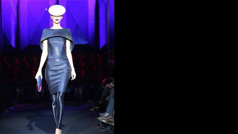 Desfile Giorgio Armani na Semana de Moda em Paris - Getty Images