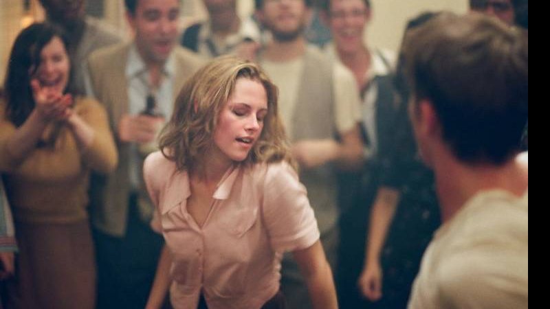 Kristen Stewart em foto do filme 'On The Road' - Reprodução / Comme au Cinema