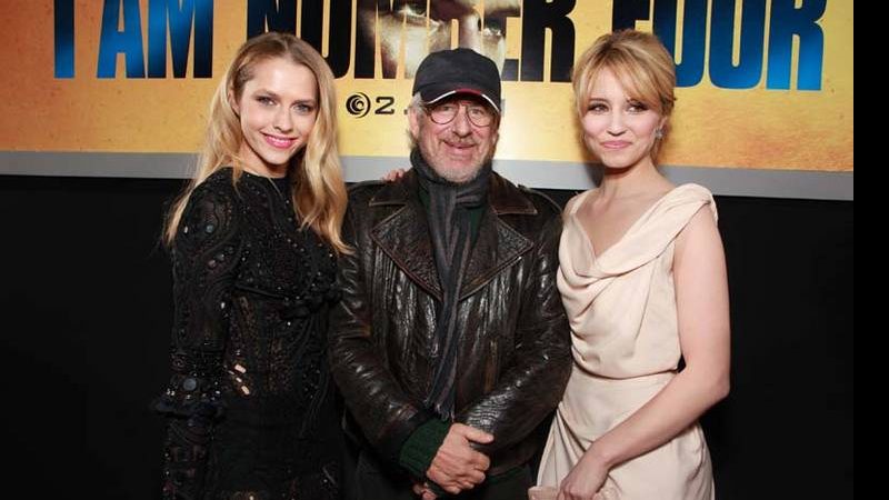 Teresa Palmer, Steven Spielberg e Dianna Agron - Divulgação