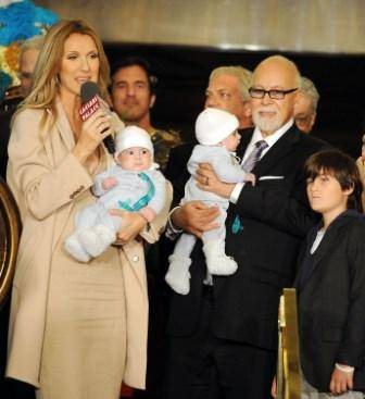 Celine Dion, René Angelil e os pequenos René, Nelson e Eddy - Getty Images