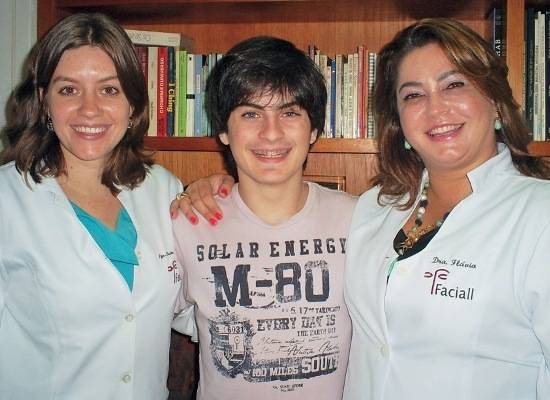 O ator Rodolfo Valente cuida da saúde com a fonoaudióloga Carolina Newman e Flávia Diniz, dir. de clínica de estética, em SP. - ANDRE VICENTE, CASSIANO DE SOUZA / CBS IMAGENS, FERNANDO CASSINI, JULIANA CENSI, LEONARDO GALI, MARCOS RIBAS, PATRÍCIA TARTARI, RENATO FRASNELLI, RICARDO PRADO E VAL GÓIS