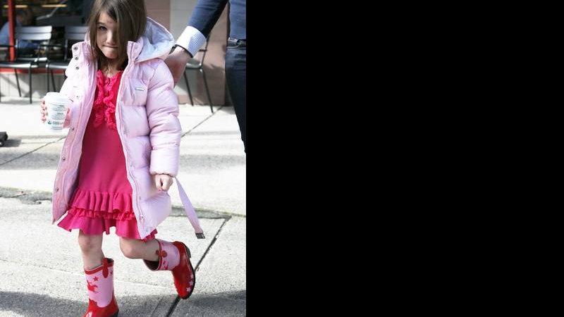 O visual rosinha de Suri Cruise - City Files