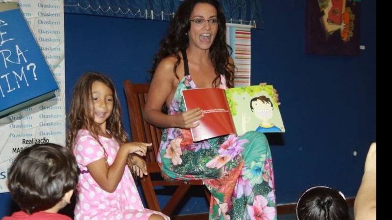 Suzana Pires participou do projeto 'Lê Pra Mim?' no Rio - AgNews