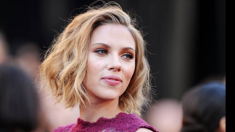 O cabelo 'despenteado' de Scarlett Johansson - Getty Images