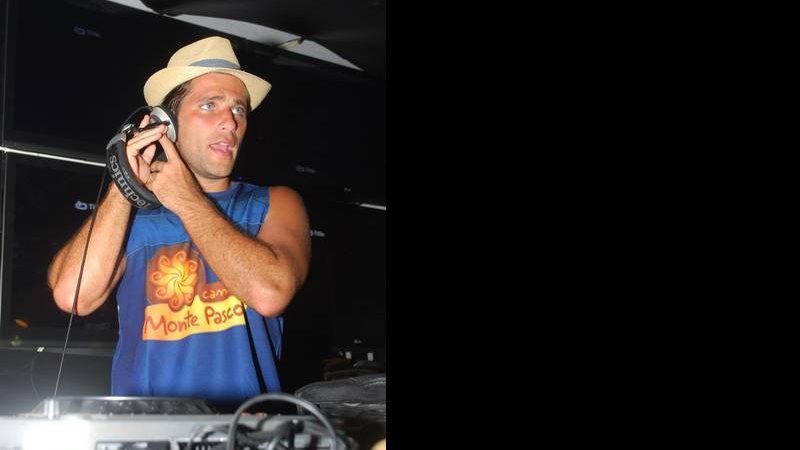 Bruno Gagliasso ataca de DJ em camarote de Salvador - Dilson Silva / AgNews