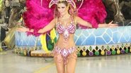 Claudia Colucci no desfile da Unidos do Peruche - AgNews