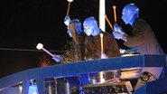 Blue Man Group no bloco de Carlinhos Brown em Salvador - Celso Akin / AgNews