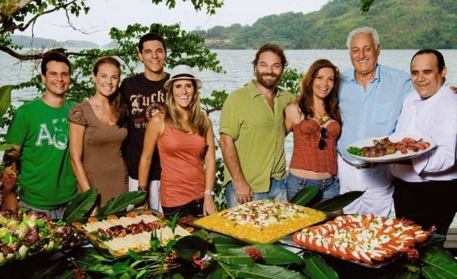 Pedro, Thais, Diogo, Fernanda, Licurgo e Isadora aprovam menu de Fuad Zegaib e Jocélio. - FOTOS: CADU PILOTTO, CAIO GUIMARÃES, GABRIEL CHIARASTELLI, ORESTES LOCATEL, RENATO VELASCO E RENATO WROBEL