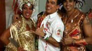 Latino e Lucila Diniz ao lado de Marco Antonio de Biaggi antes do desfile da Grande Rio - twitter/ divulgação