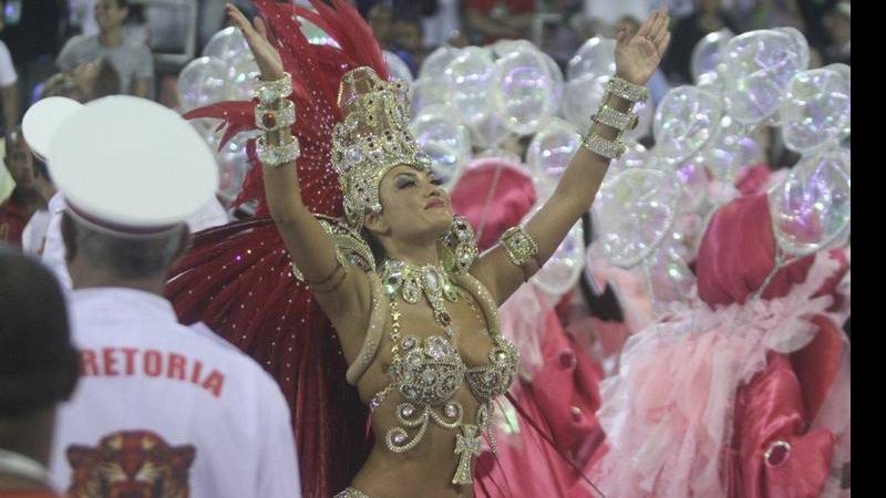 Ellen Roche, rainha da bateria da Porto da Pedra - Andre Muzell / AgNews