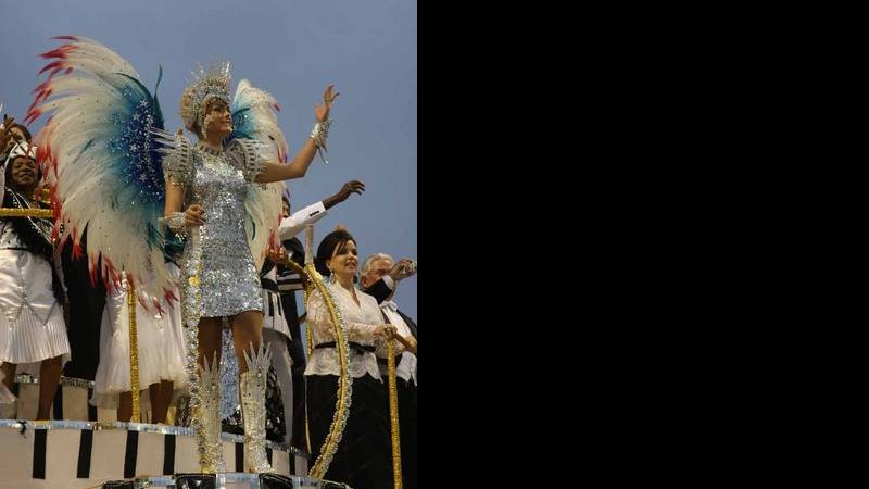 Ana Hickmann no desfile das campeãs de São Paulo - Orlando Oliveira/AgNews