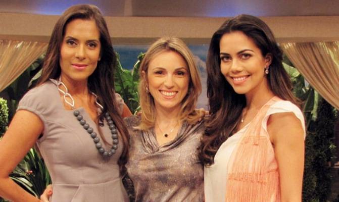 Em Osasco, na Grande São Paulo, a ginecologista Ana Lucia Beltrame, ao centro, é entrevistada por Keila Lima e Daniela Albuquerque, no programa da RedeTV!. - ALFREDO NETO SORIA, ANDREZA RODRIGUES, FABIO GUINALZ, MAGDA NASCIMENTO, MARIANA DEIENO ALTENFELDER, RAFAEL RENZO, RONÉRIA FORTE, TORTA DIGITAL E VISION CHANNEL