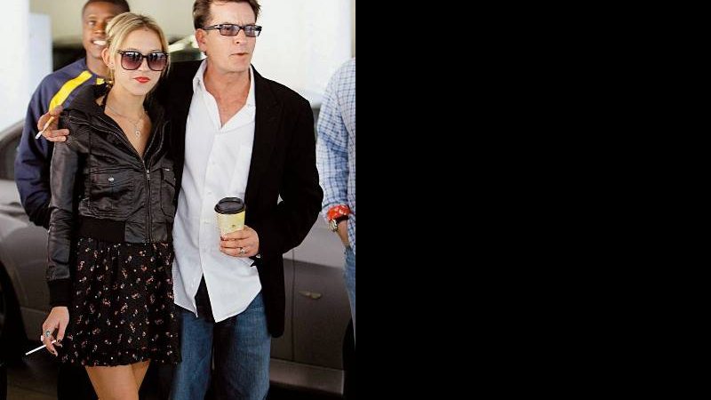 Charlie Sheen e Natty Charlie - QUEEN INTERNATIONAL