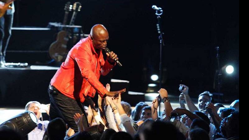 Seal estreia turnê em SP com vips na plateia - AgNews