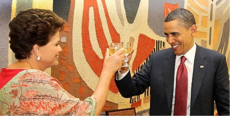 Presidente Dilma Rousseff e o presidente Barack Obama, em brinde no Palácio Itamaraty - Roberto Stuckert Filho