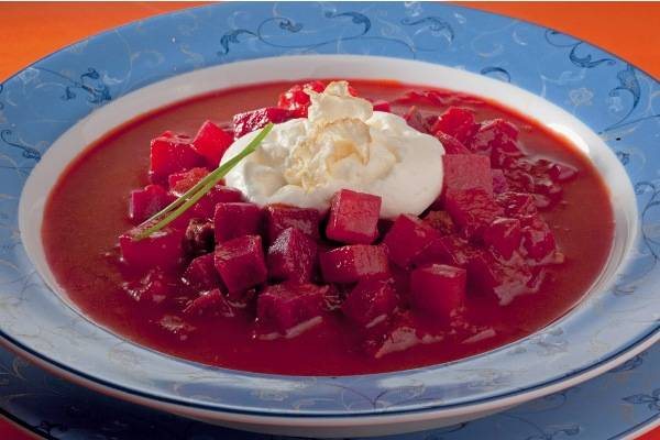 Cozinha econômica: borsh com carne - ANDRÉ CTENAS