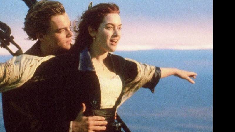 Leonardo DiCaprio e Kate Winslet em cena do filme Titanic - Reprodução