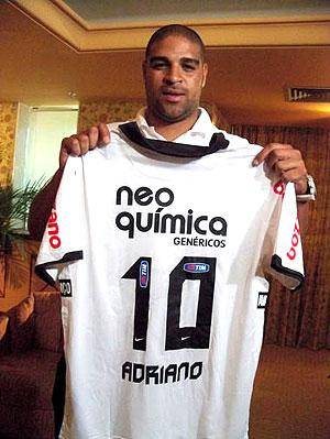 Adriano, novo reforço do Corinthians - Divulgação