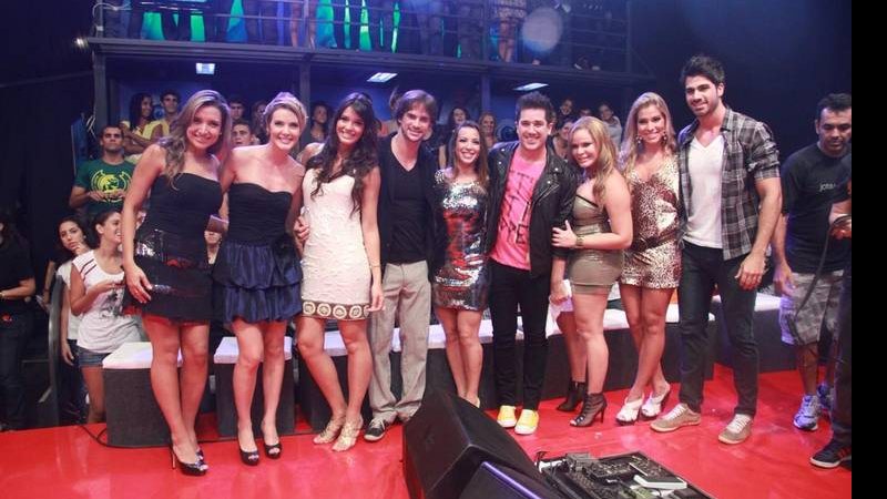 Natalia, Diana, Talula, Rodrigo, Michelly, Rogério Flausino (vocalista do Jota Quest), Paula, Adriana e Rodrigão - Raphael Mesquita/Photo Rio News