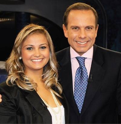 Em SP, a empresária Andreia Konz fala com João Doria Jr. na atração da Band. - ALESSANDRA LOZER, DAYAN CHIODO, FERNANDO GUTIERRÉZ, GUSTAVO SCATENA, LYGIA OLIVEIRA, RAFAEL FREIRE, RAFAELLA SILVA E WALDEMIR FILETTI