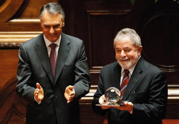 Lula é homenageado em Portugal - REUTERS