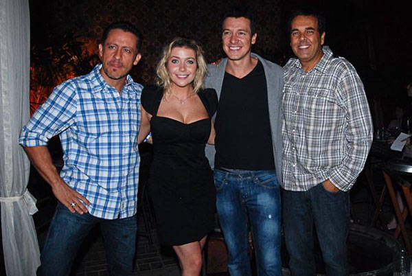 Elenco reunido - AgNews