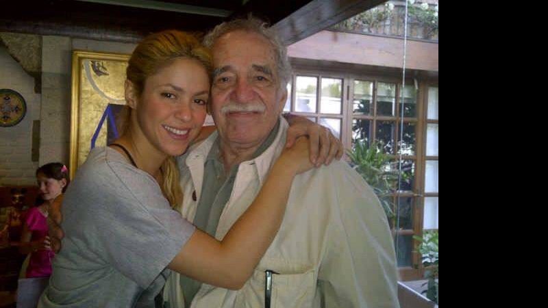 Shakira registra momento ao lado de Gabriel García Márquez - Reprodução Twitter