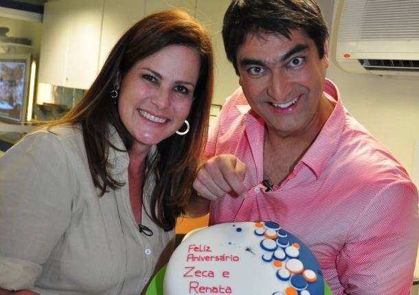 Renata Ceribelli e Zeca Camargo ganham festa de aniversário nos bastidores do 'Fantástico' - Reprodução / TV Globo