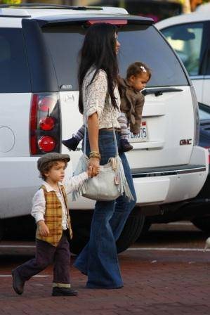 Camila Alves, Vida e Levi - City Files