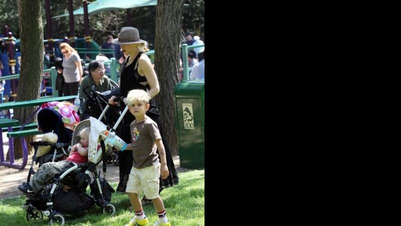 Gwen Stefani e filhos no zoológico de Los Angeles - CityFiles