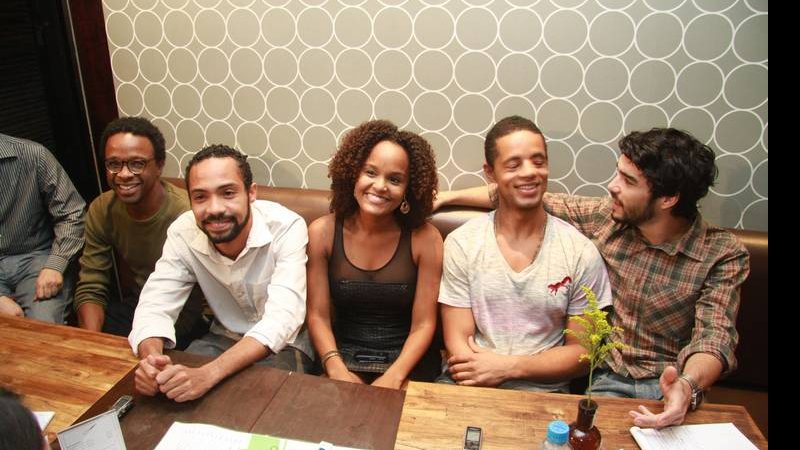 Equipe de Bróder se reúne antes da premiére do filme no Cine Odeon, no Rio de Janeiro - Photo Rio News