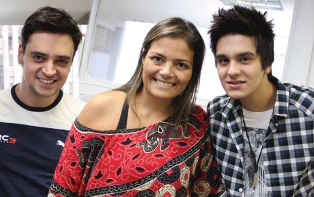 Jayr Sanzone Jr. e Karina Meyer recebem Luan Santana na rádio Metropolitana FM, SP. - CAMILA SROUGI, CÉSAR ARAÚJO, DELVANI SOARES, DUDU PACHECO, ELAINE CALÇADA, GISELE ROSA, MARÇAL NETO / PROPMARK, PEDRO PRATA, SARA LIMA E WAYNE CAMARGO.