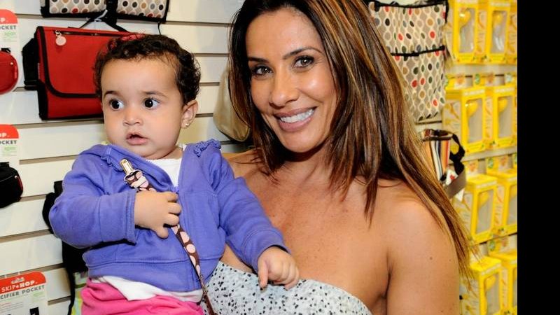 Scheila Carvalho com a filha Giullia - Francisco Cepeda/AgNews