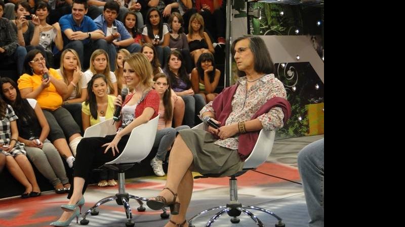 Sandy e Laerte no "Altas Horas" - TV Globo/ Marcos Mazini