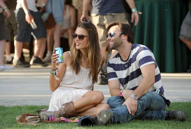 Alessandra Ambrósio e Jamie Mazur no Coachella - Getty Images