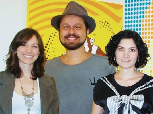 Em SP, as irmãs Mariana e Marcitta Fogaça inauguram exposição de Rodrigo Lima. - CALÃO JORGE, CASSIA DOMINGUES, DEBORAH VAIDERGORN, DUDU PACHECO, FOTO AZUL, J.C. SANTOS, MÔNICA ALONSO E RICARDO RIBES.