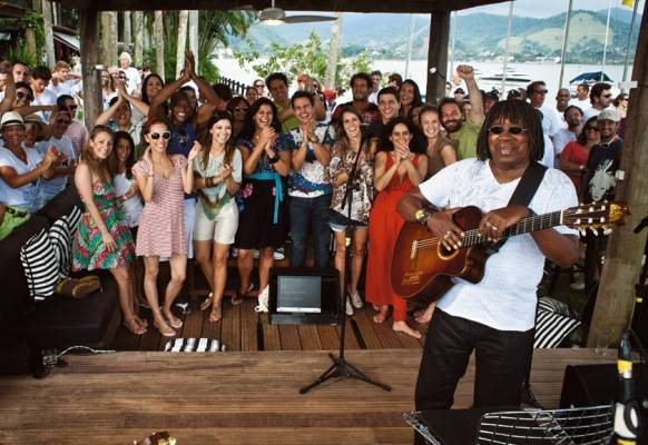 Representante de uma geração de estrelas da música brasileira, Milton encanta os convidados vips tendo ao fundo a bela vista da baía de Angra dos Reis. - MURILLO CONSTANTINO, RENATO WROBEL E CAIO GUIMARÃES