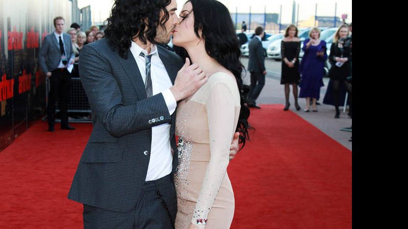 Katy Perry e Russell Brand na premiére de 'Arthur' - Getty Images