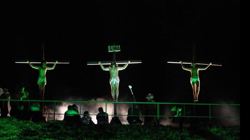 Cenas do espetáculo "A Paixão de Cristo", no Autódromo de Interlagos, em São Paulo - Orlando Oliveira/AgNews