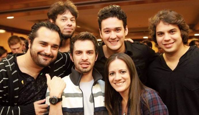 Marcos Veras (2º à esq.) recebe os humoristas Warley Santana, Nando Viana, Bruno Motta, Criss Paiva e Murilo Gun na estreia de seu solo, SP. - ALEX ANASTÁCIO, BEL LOURENÇO, CAROL GUEDES, DIOGO TORRES, FLAVIA FUSCO, JACQUELINE MACHADO, JULIANA CENSI, LEILA PERES, LILICA MATTOS, MÁRCIA STIVAL, NÁIRA MESSA E PAULO JABOUR.