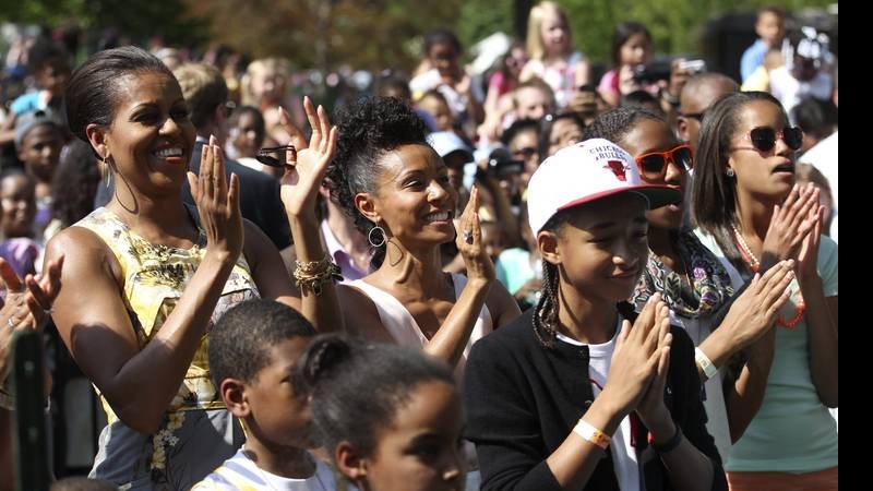 Jada Pinkett Smith assiste ao show da filha Willow ao lado do filho Jaden e da família Obama - Reuters