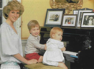 Princesa Diana, William e Harry - Arquivo Caras