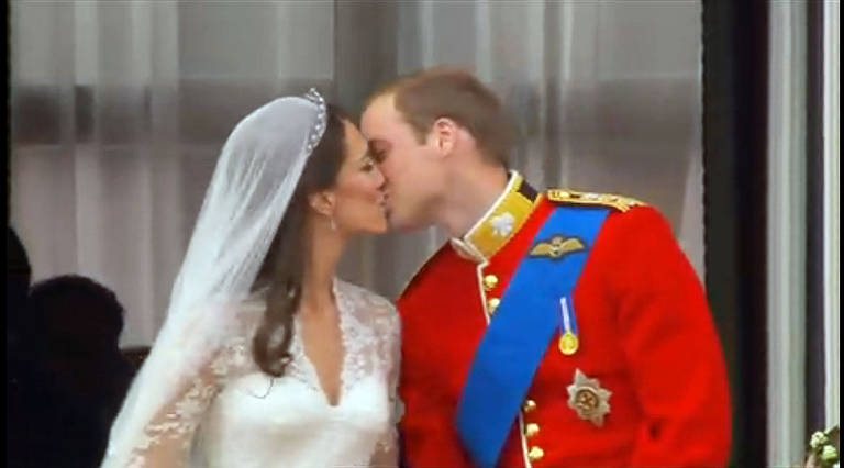 Beijo entre William e Kate - Reprodução