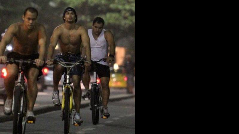 Jesus Luz anda de bike em Ipanema, Rio de Janeiro - Andre Freitas / AgNews