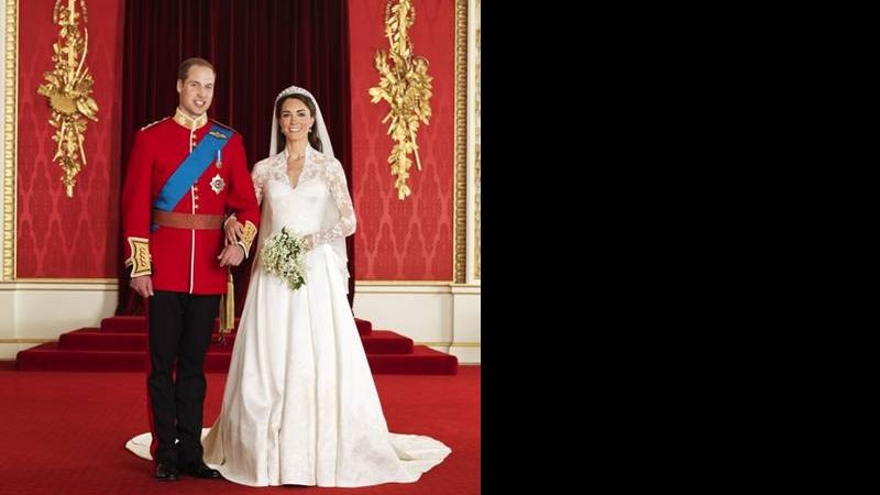 Foto oficial dos recém casados duque e duquesa de Cambridge, William e Catherine - Getty Images