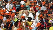 05/09/2004 - Papa chegando a Loreto, na Itália, para missa ao ar livre - Getty Images