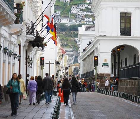 Quito: Uma bela metrópole cercada de vulcões - MATEUS ESPER